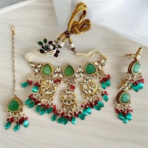 Green and Gold Kundan-Style Necklace Set with Matching Earrings